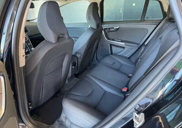 Volvo V60 cena 45500 przebieg: 204000, rok produkcji 2014 z Praszka małe 254